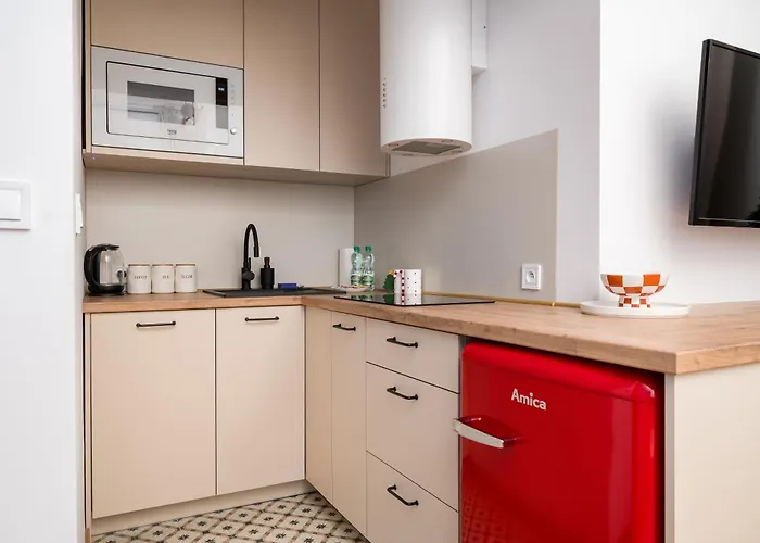 Walecznych Deluxe Saska Kepa By Bookinghost *