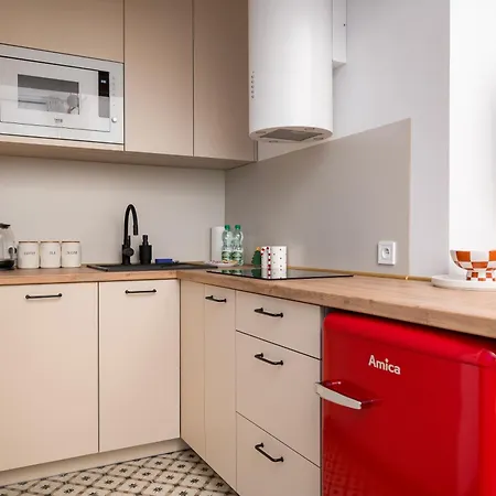 Walecznych Deluxe Saska Kepa By Bookinghost *