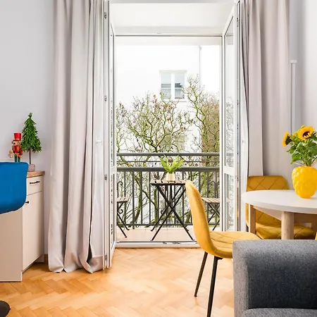 Walecznych Deluxe Saska Kepa By Bookinghost Varsó