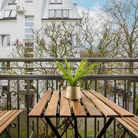 Walecznych Deluxe Saska Kepa By Bookinghost * Varsó