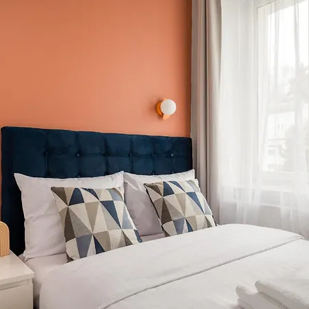 Walecznych Deluxe Saska Kepa By Bookinghost *