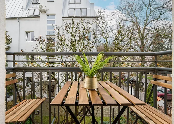 Walecznych Deluxe Saska Kepa By Bookinghost * Varsó