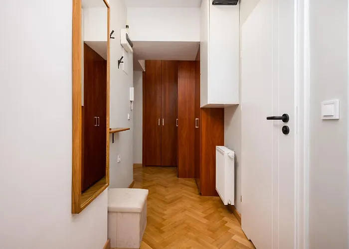 Walecznych Deluxe Saska Kepa By Bookinghost Varsó